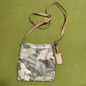 Tommy Hilfiger crossbody